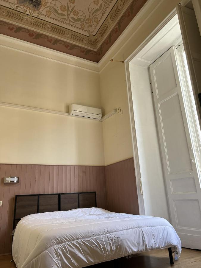 Bed and Breakfast Il Giardino E Gli Affreschi Катания Экстерьер фото